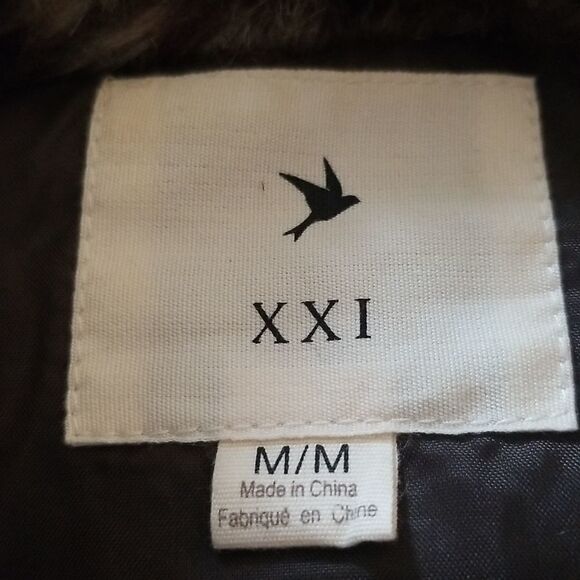 XXI Faux Fur Vest - Picture 6 of 10
